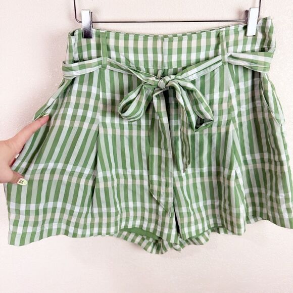 Cinq A Sept Green Plaid Paper Bag Shorts Silk Size 12 - Picture 2 of 5